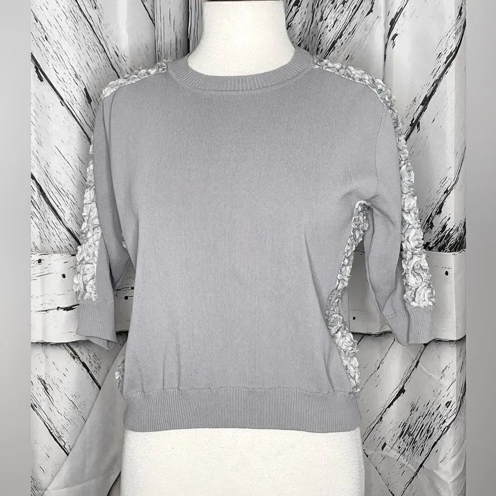 GRACIA Gray Crewneck Sweater Top Mesh & Flower Trim Size M